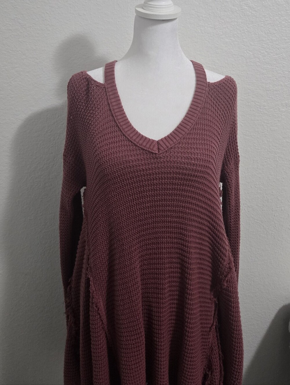 Free People Waffle-Knit V-Neck Tunic Sweater in Dusty Rose